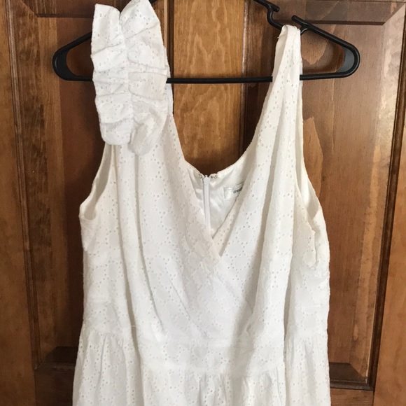 Plus size dress - Picture 2 of 5